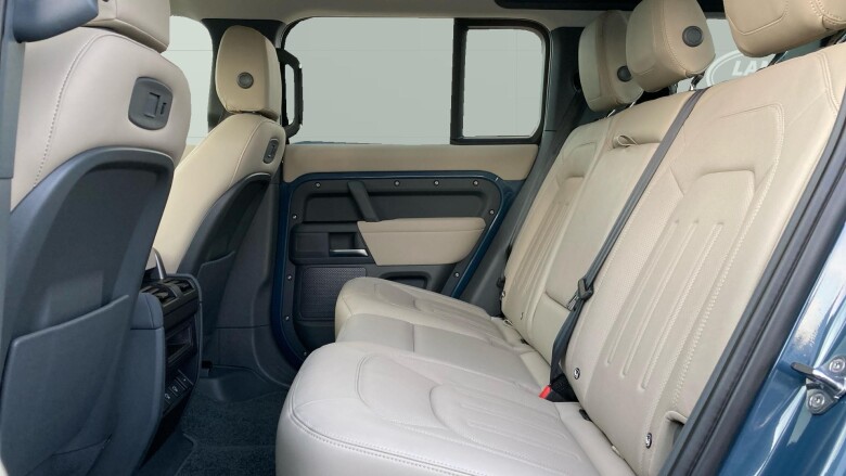 Land Rover Defender 3.0 D250 S 110 5dr Auto Diesel Estate